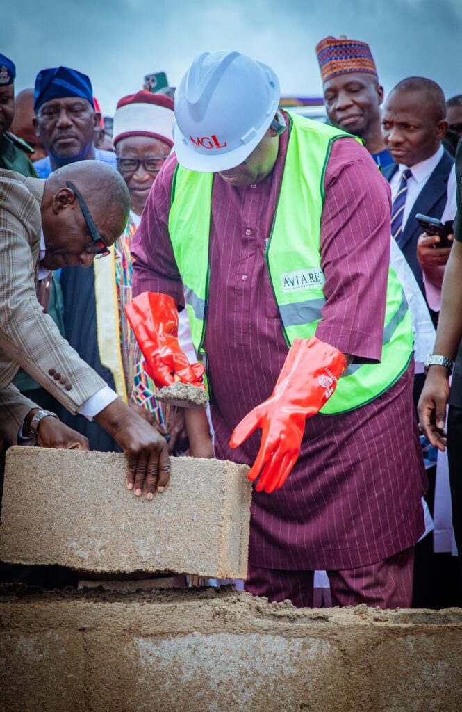 B1c1a2c1 Cbfd 44bc Af0f 03e4e05712c7 1 665x1024