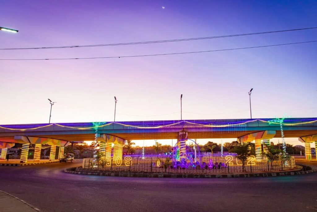 The Secretariat Bridge Was Beautifully Decorated For The Season And It Has Quickly Become A Major Festive Tourist Site With Many People Trooping There To 59077839830975160768 1024x684