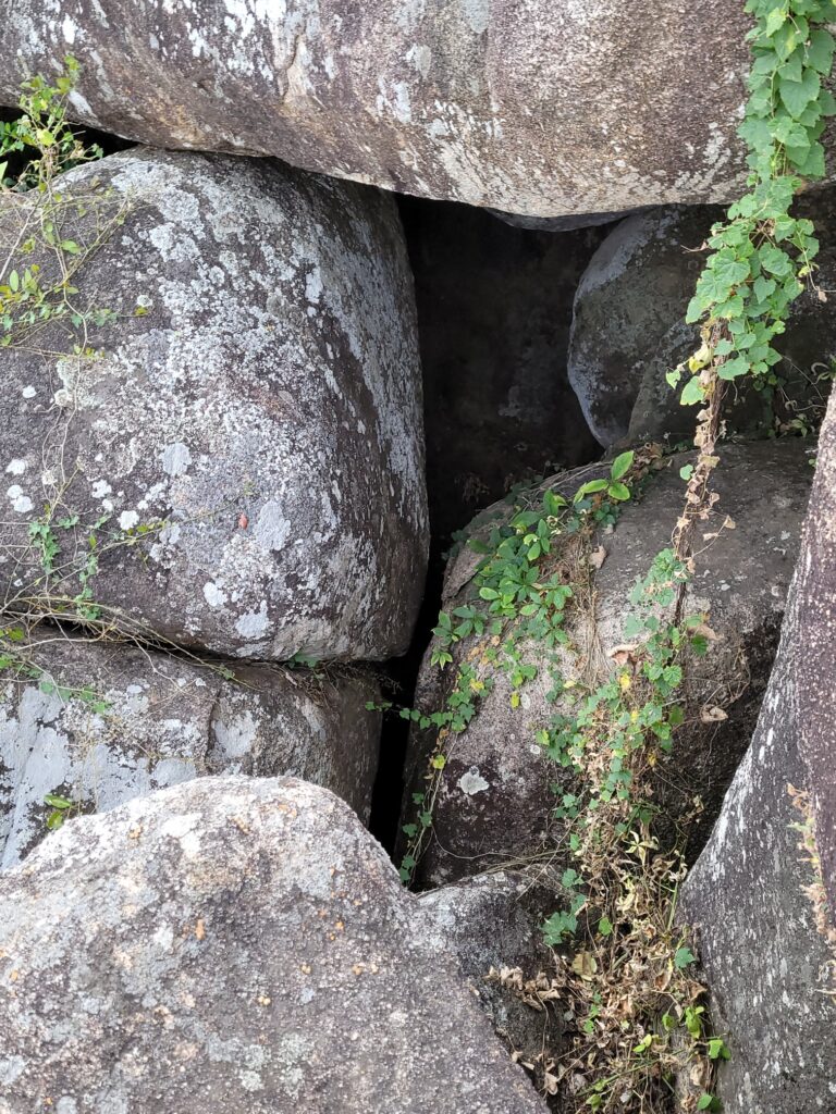 Exploring Pankshin's Caves and Valleys. Mysteries Beneath The Surface 20251109 0706111122984849489652784 768x1024